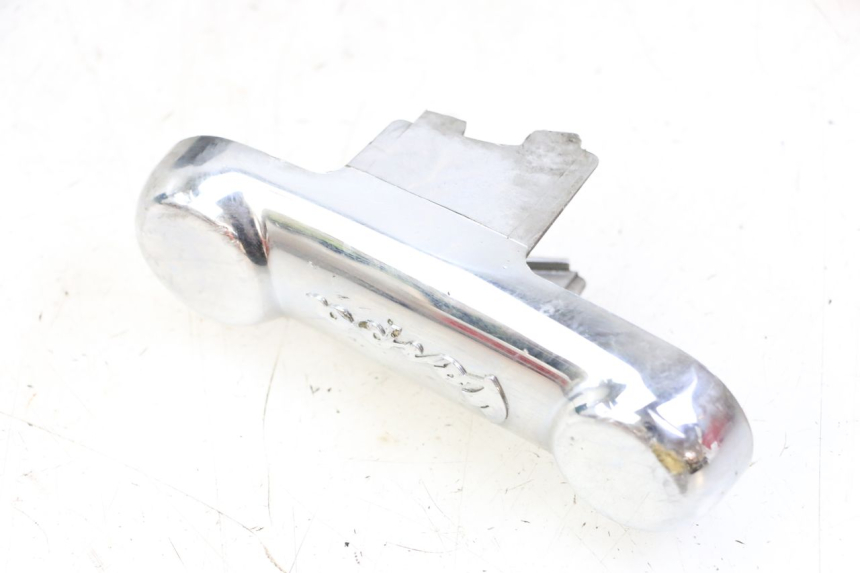 photo de VORKKAP PIAGGIO VESPA S 2T 50 (2007 - 2014) - Bevestigingspunten