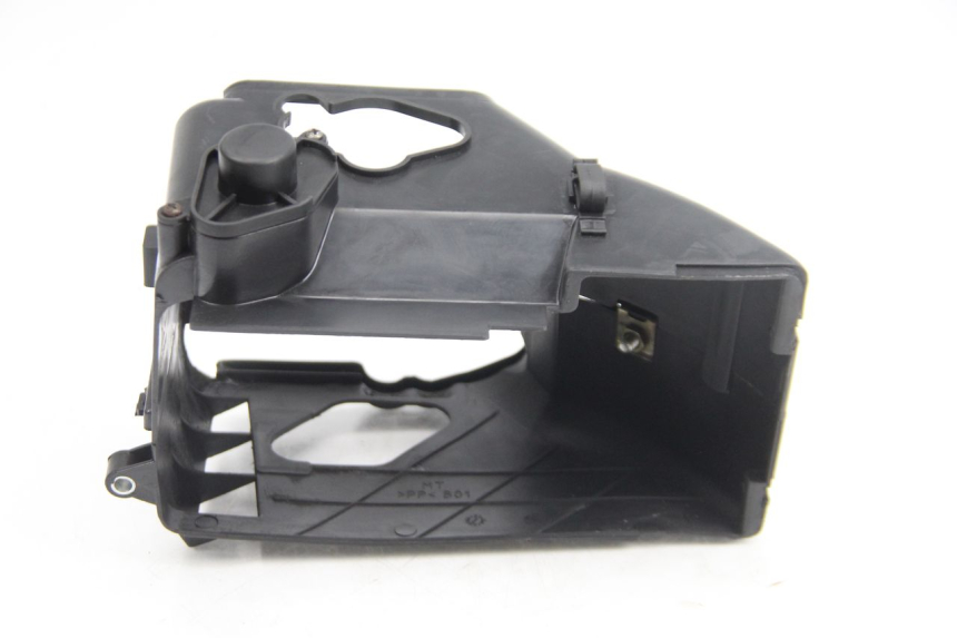 photo de MOTORKAP PEUGEOT KISBEE 4T 50 (2018 - 2022) - Bevestigingspunten