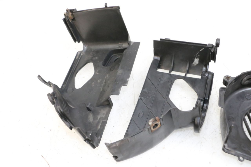 photo de MOTORKAP PEUGEOT KISBEE 4T 50 (2010 - 2017) - Andere kijkhoek