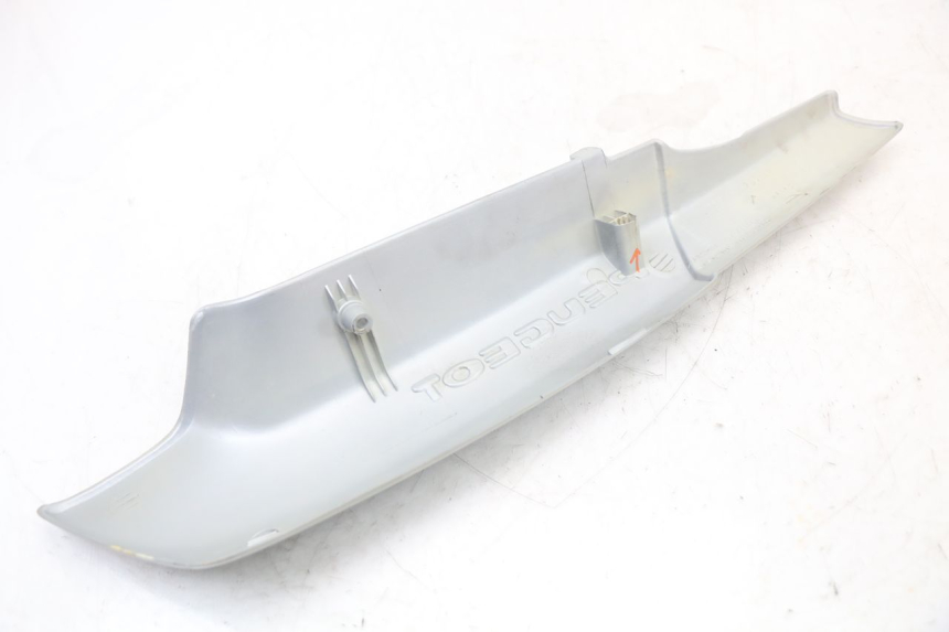 photo de RECHTER ZIJDE ONDERZITKAP PEUGEOT 103 VOGUE VS2 50 (2004 - 2017) - Bevestigingspunten