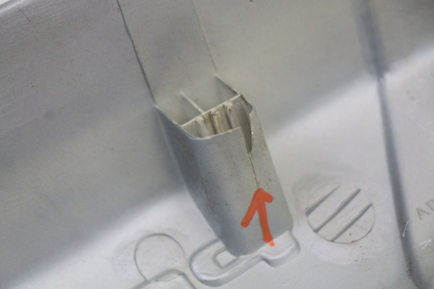 photo de RECHTER ZIJDE ONDERZITKAP PEUGEOT 103 VOGUE VS2 50 (2004 - 2017) - Markeringen en referenties