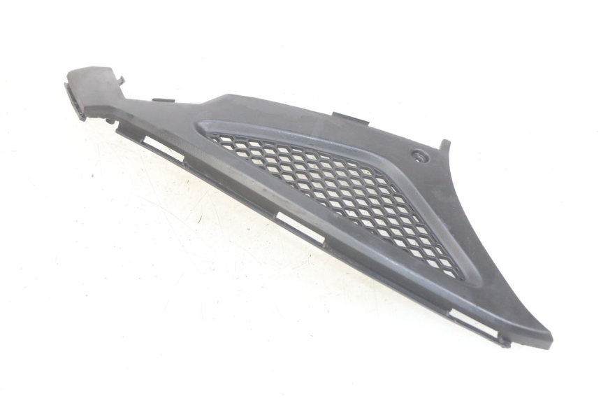 photo de RECHTER ZIJDE ONDERZITKAP KYMCO AGILITY RS 4T 50 (2009 - 2013) - Zoom op gebruiksstaat