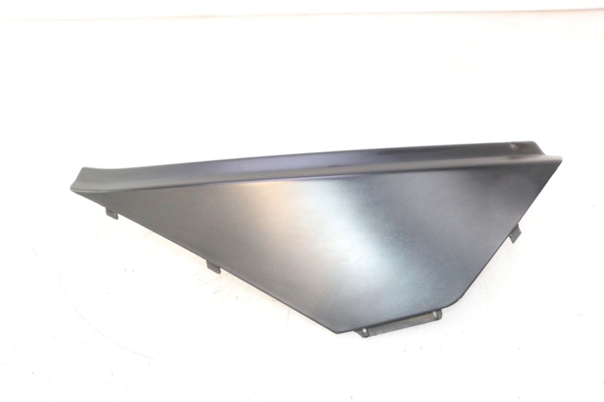 photo de RECHTE ONDERZADDEKSEL APRILIA ATLANTIC S 125 (2010 - 2013) - Hoofdaanzicht