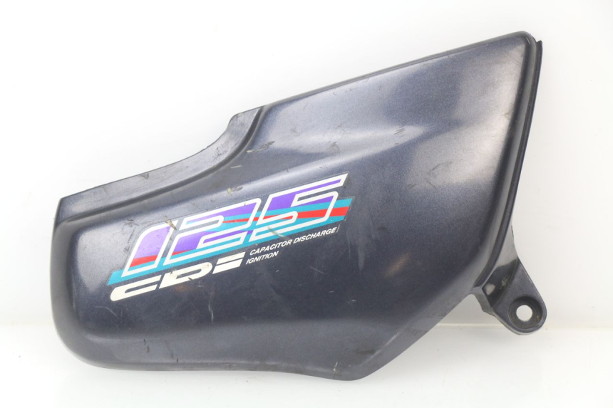 photo de RECHTER ZIJDE ONDERZITKAP HONDA CG 125 (1996 - 1998) - Hoofdaanzicht