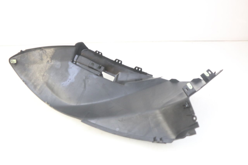 photo de RECHTER ZIJDE ONDERZITKAP PEUGEOT CITYSTAR 125 (2011 - 2017) - Detail van het onderdeel