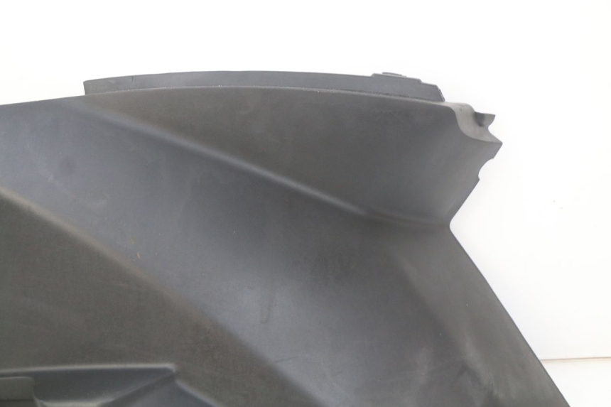 photo de RECHTER ZIJDE ONDERZITKAP PEUGEOT CITYSTAR 125 (2011 - 2017) - Bevestigingspunten