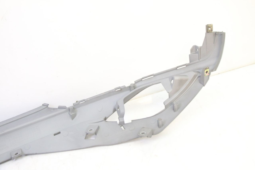 photo de RECHTER ZITBANKKAPJE SYM FIDDLE 3 III 125 (2014 - 2020) - Bevestigingspunten