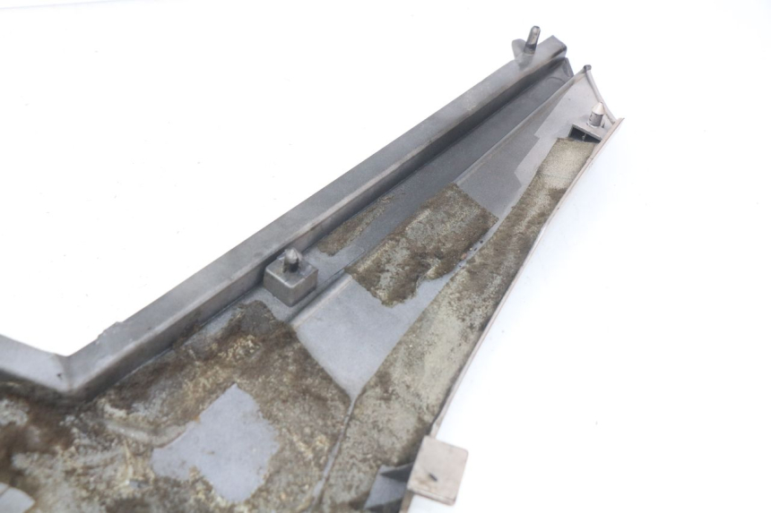 photo de RECHTER ZITPLAATDEKSEL YAMAHA FJ 3CX 1200 (1986 - 1996) - Detail van het onderdeel