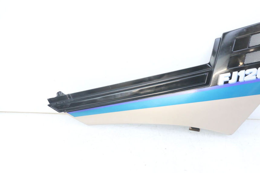 photo de RECHTER ZITPLAATDEKSEL YAMAHA FJ 3CX 1200 (1986 - 1996) - Zoom op componenten