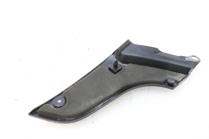 photo de RECHTE ONDERZADDEKSEL YAMAHA FJR 1300 (2001 - 2005) - Detail van het onderdeel