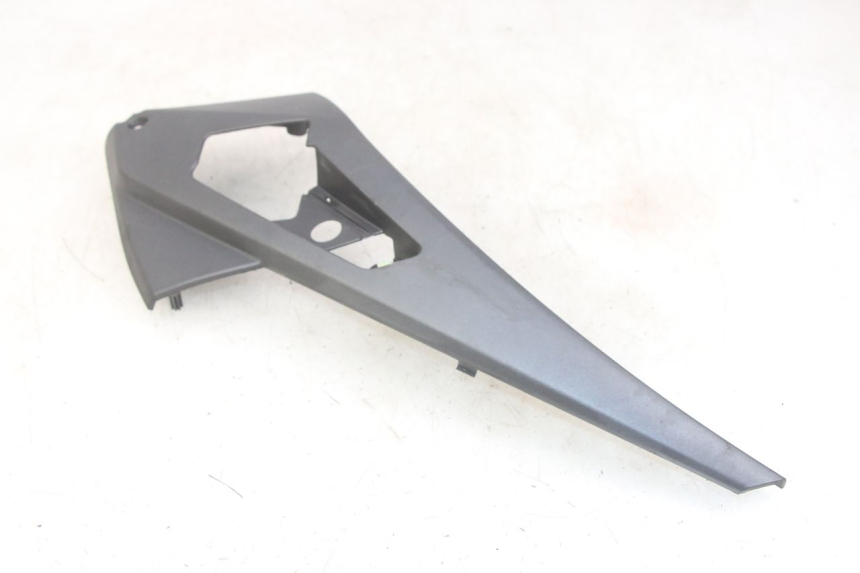 photo de RECHTER ZIJDE ONDERZITKAP PEUGEOT GEOPOLIS RS 125 (2007 - 2009) - Zoom op gebruiksstaat