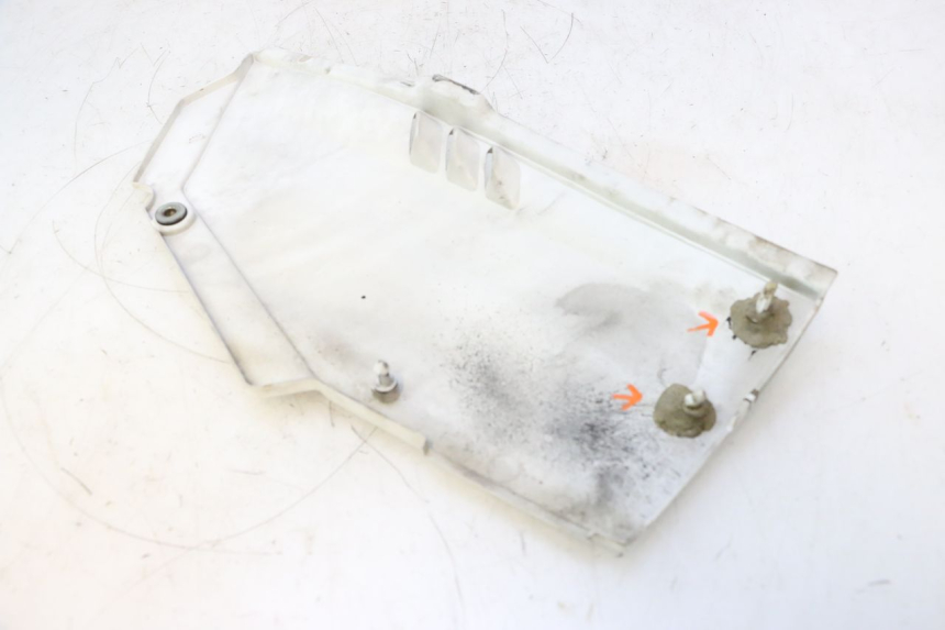 photo de RECHTE ONDERZITKAP KAWASAKI GPX F ZX750F 750 (1986 - 1990) - Detail van het onderdeel