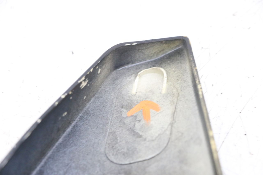 photo de RECHTER ONDERZITKAP KAWASAKI GPZ RX 1000 (1986 - 1988) - Zoom op gebruiksstaat