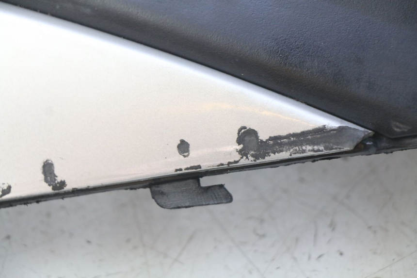 photo de RECHTER ZIJDE ONDERZITKAP TNT MOTOR GRIDO 2T 50 (2010 - 2019) - Technische close-up