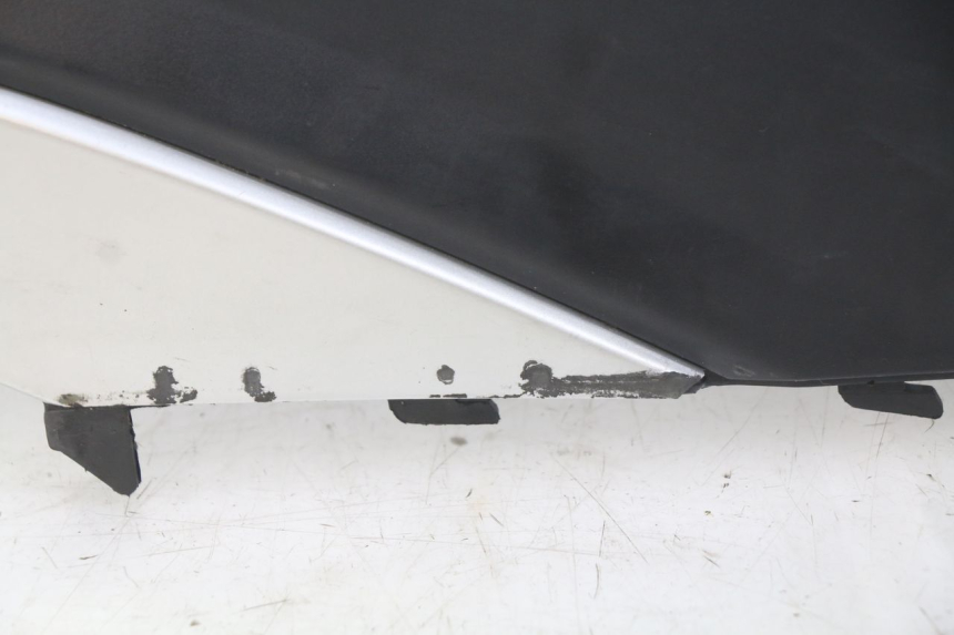 photo de RECHTER ZIJDE ONDERZITKAP TNT MOTOR GRIDO 2T 50 (2010 - 2019) - Overzicht