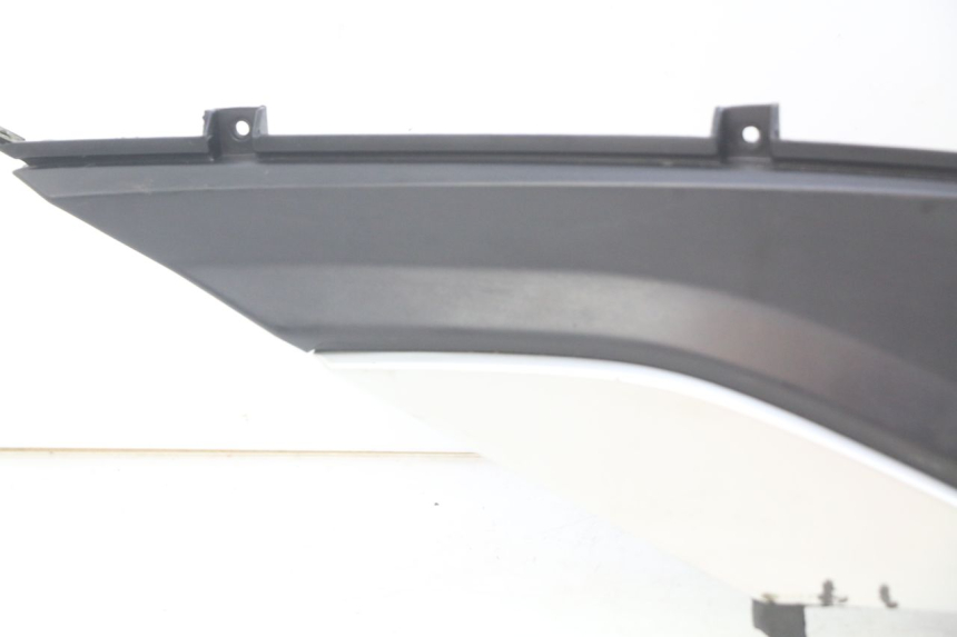 photo de RECHTER ZIJDE ONDERZITKAP TNT MOTOR GRIDO 2T 50 (2010 - 2019) - Staat van het oppervlak