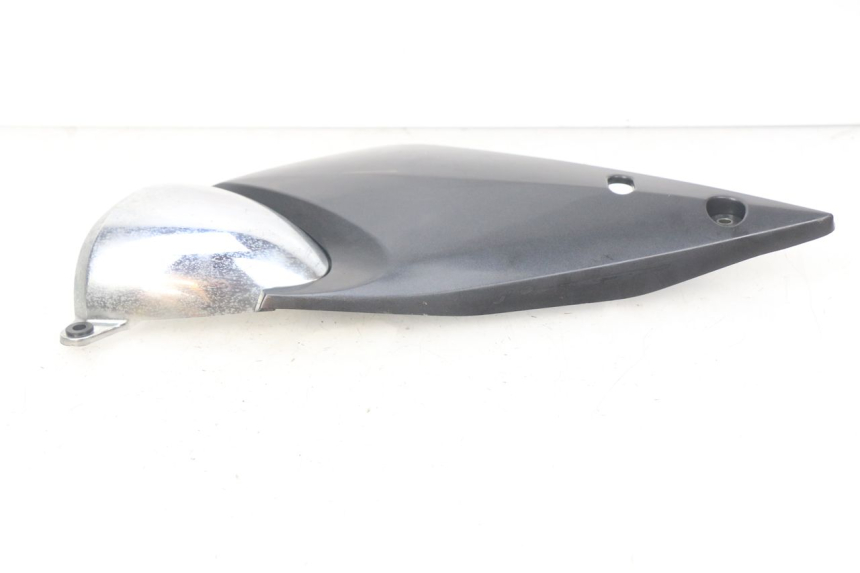 photo de RECHTER ZITPLAATDEKSEL SUZUKI GSF N BANDIT 600 (2000 - 2004) - Detail van het onderdeel