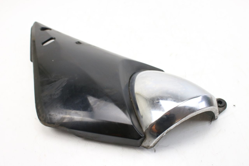 photo de RECHTER ZIJDE ONDERZITKAP SUZUKI GSF S BANDIT 600 (2000 - 2004) - Zoom op gebruiksstaat