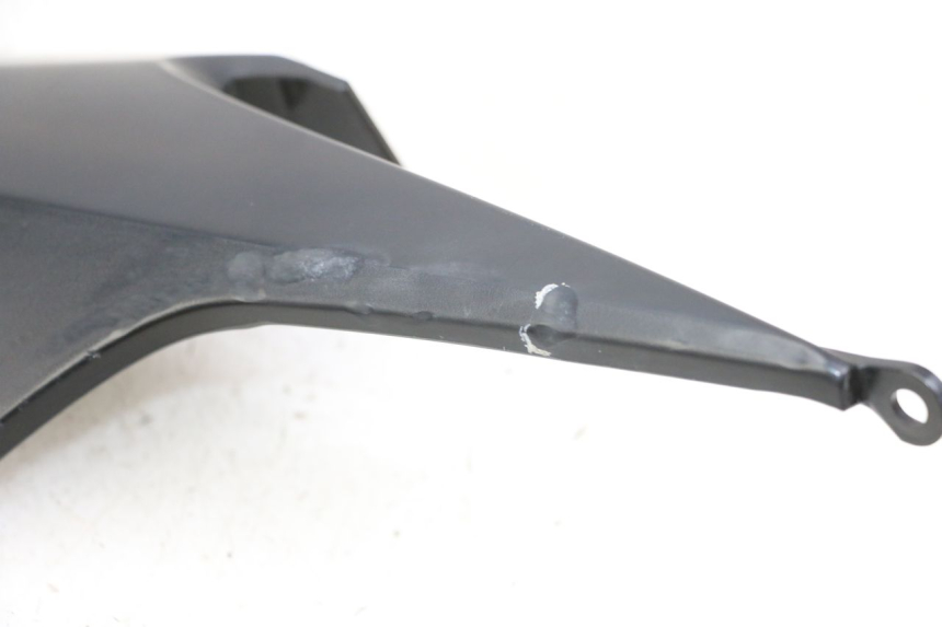 photo de RECHTER ZIJDE ONDERZITDEKSEL SUZUKI GSR 750 (2011 - 2017) - Technische close-up