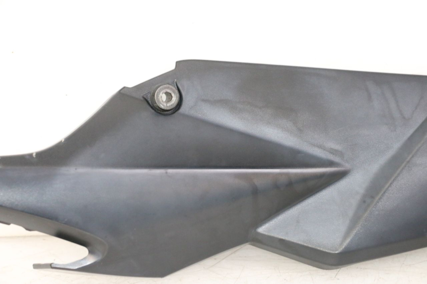 photo de RECHTER ZIJDE ONDERZITDEKSEL SUZUKI GSR 750 (2011 - 2017) - Productaanzicht