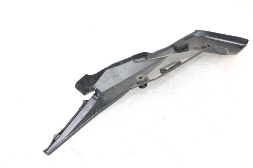 photo de RECHTER ZIJDE ONDERZITDEKSEL SUZUKI GSR 750 (2011 - 2017) - Staat van het oppervlak