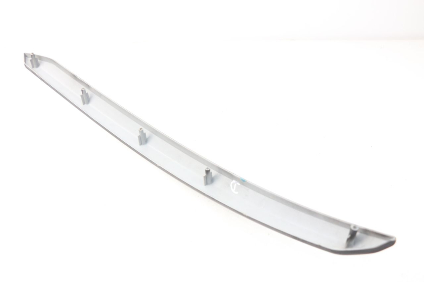 photo de RECHTER ONDERZITJEKAP SYM GTS EVO 125 (2009 - 2013) - Andere kijkhoek