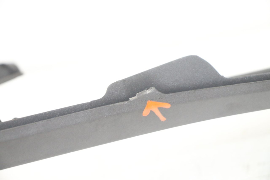 photo de RECHTER ONDERZITKAPJE HONDA FORZA 125 (2021 - 2025) - Staat van het oppervlak