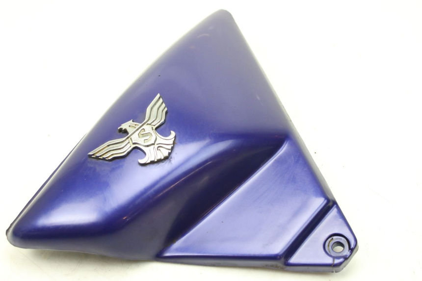 photo de RECHTER ZIJDE ONDERZITDEKSEL SYM HUSKY 125 (1999 - 2005) - Overzicht