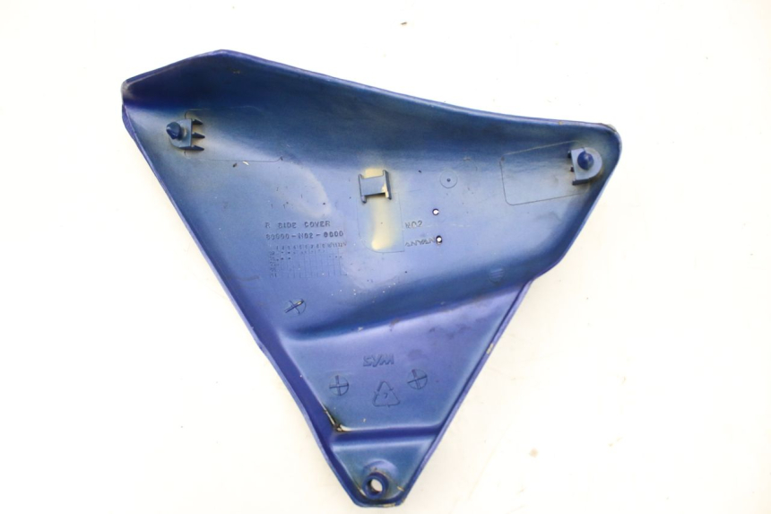 photo de RECHTER ZIJDE ONDERZITDEKSEL SYM HUSKY 125 (1999 - 2005) - Bevestigingspunten