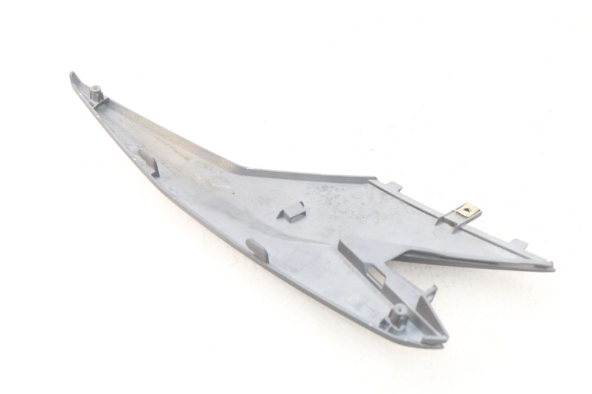 photo de RECHTER ZIJDE ONDERZITKAP SYM JET 4 4T 50 (2018 - 2021) - Zoom op gebruiksstaat