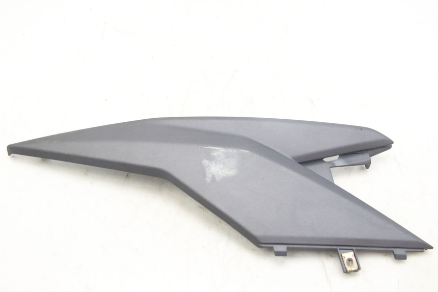 photo de RECHTER ZIJDE ONDERZITKAP SYM JET 4 4T 50 (2018 - 2021) - Hoofdaanzicht