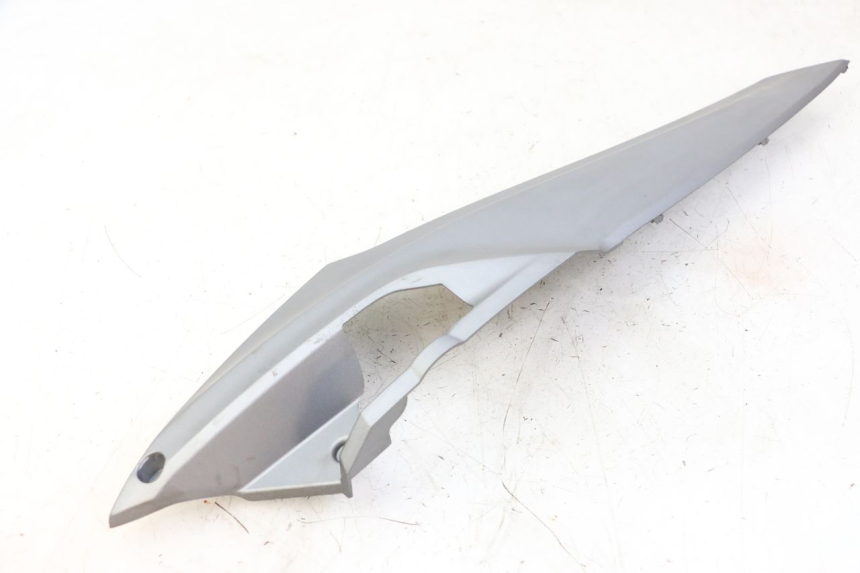 photo de RECHTER ZITPLAATDEKSEL SYM JOYMAX 125 (2010 - 2017) - Technische close-up