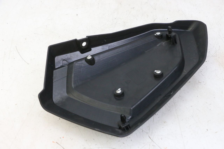 photo de RECHTER ZIJDE ONDERZITDEKSEL KEEWAY K-LIGHT KLIGHT 125 (2018 - 2025) - Zoom op gebruiksstaat