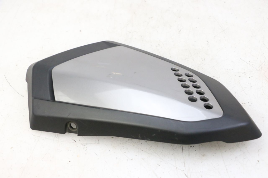 photo de RECHTER ZIJDE ONDERZITDEKSEL KEEWAY K-LIGHT KLIGHT 125 (2018 - 2025) - Technische close-up