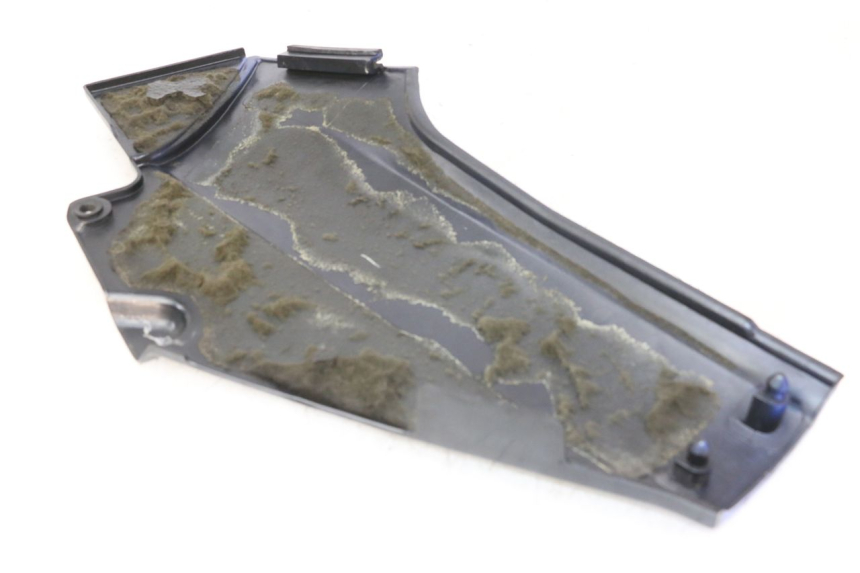 photo de RECHTER ZITPLAATDEKSEL KAWASAKI GTR 1000 (1994 - 2004) - Zoom op gebruiksstaat