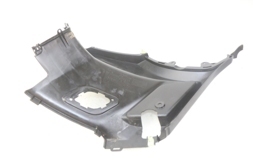 photo de RECHTER ONDERZITKAP PEUGEOT KISBEE 4T 50 (2018 - 2022) - Zoom op gebruiksstaat