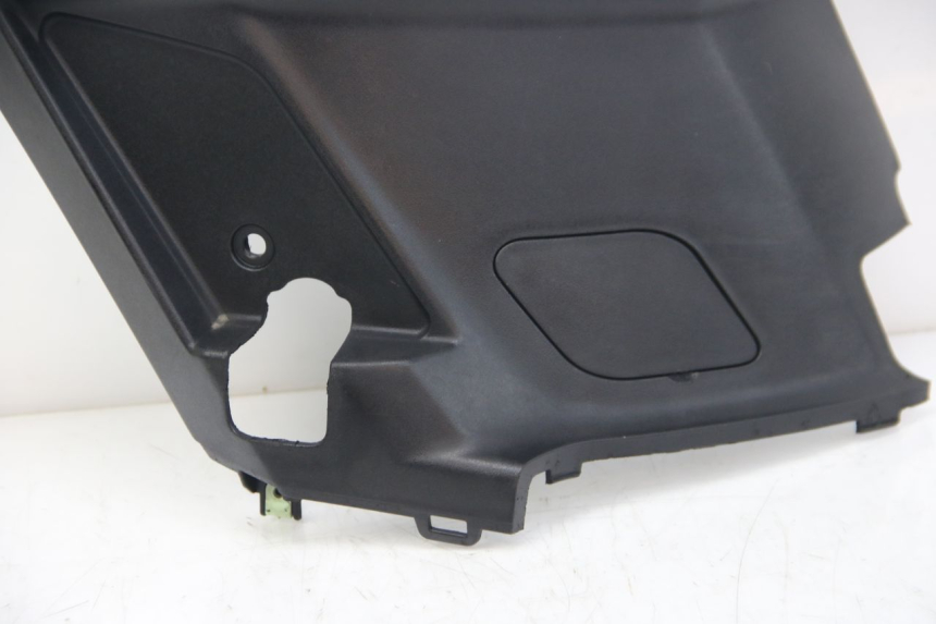 photo de RECHTER ONDERZITKAP PEUGEOT KISBEE 4T 50 (2018 - 2022) - Zoom op gebruiksstaat