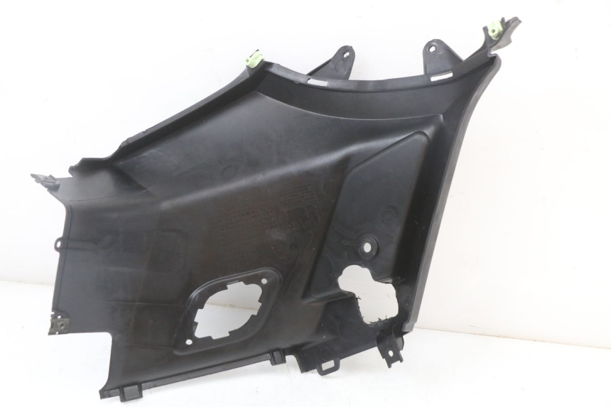 photo de RECHTER ONDERZITKAP PEUGEOT KISBEE 4T 50 (2018 - 2022) - Zoom op gebruiksstaat