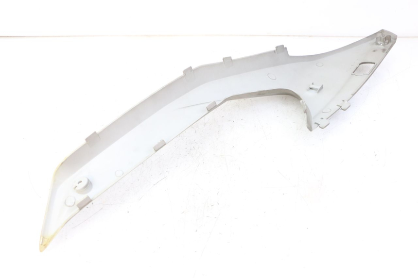 photo de RECHTER ZITPLAATDEKSEL KYMCO XCITING 500 (2007 - 2010) - Technische close-up