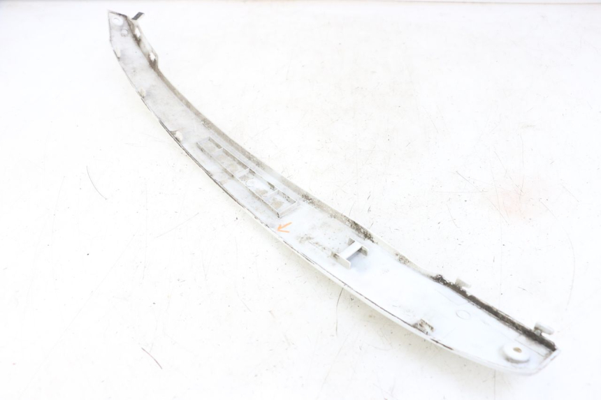 photo de RECHTER ZITPLAATDEKSEL KYMCO LIKE 125 (2009 - 2016) - Detail van het onderdeel