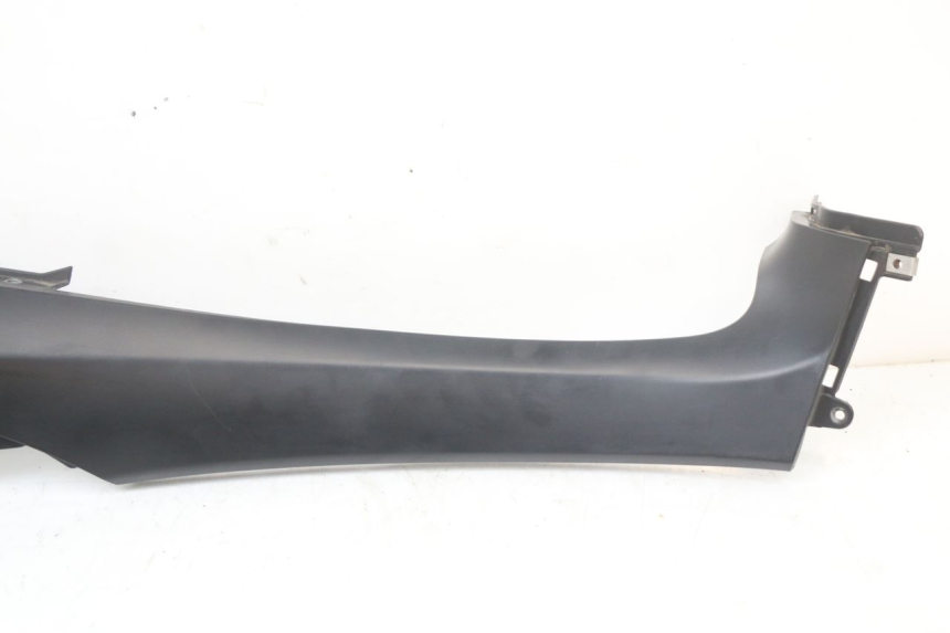 photo de RECHTER ZIJDE ONDERZITKAP PIAGGIO MP3 HPE 350 (2018 - 2020) - Zoom op gebruiksstaat