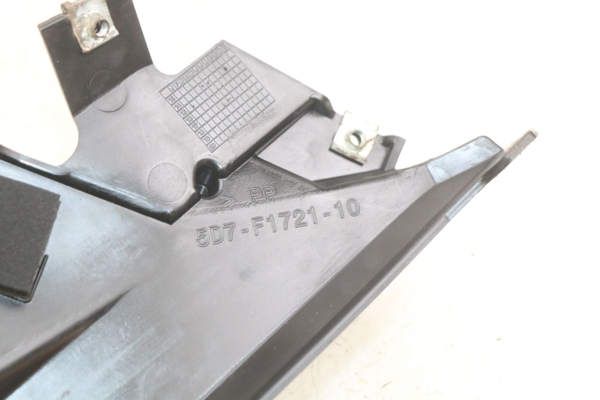 photo de RECHTER ZITPLAATDEKSEL YAMAHA MT ABS 125 (2014 - 2018) - Detail van het onderdeel