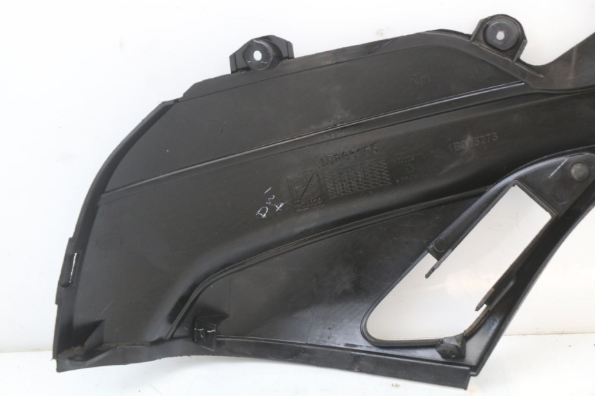 photo de RECHTER ZIJDE ONDERZITKAP PIAGGIO NEW TYPHOON 50 (2018 - 2021) - Andere kijkhoek