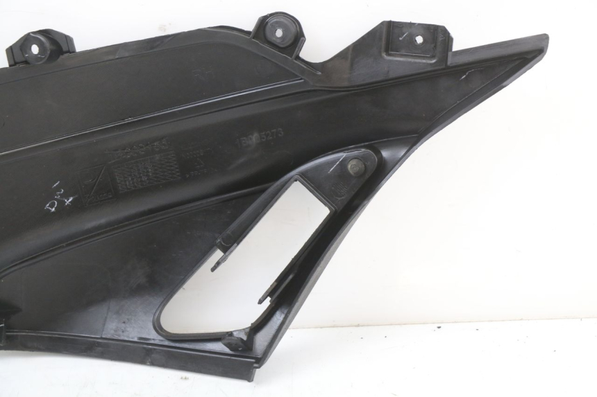 photo de RECHTER ZIJDE ONDERZITKAP PIAGGIO NEW TYPHOON 50 (2018 - 2021) - Technische close-up