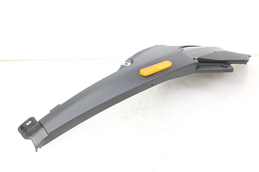 photo de RECHTER ZIJDE ONDERZITPLAATDEKSEL PIAGGIO NRG POWER PUREJET 50 (2018 - 2021) - Detail van het onderdeel