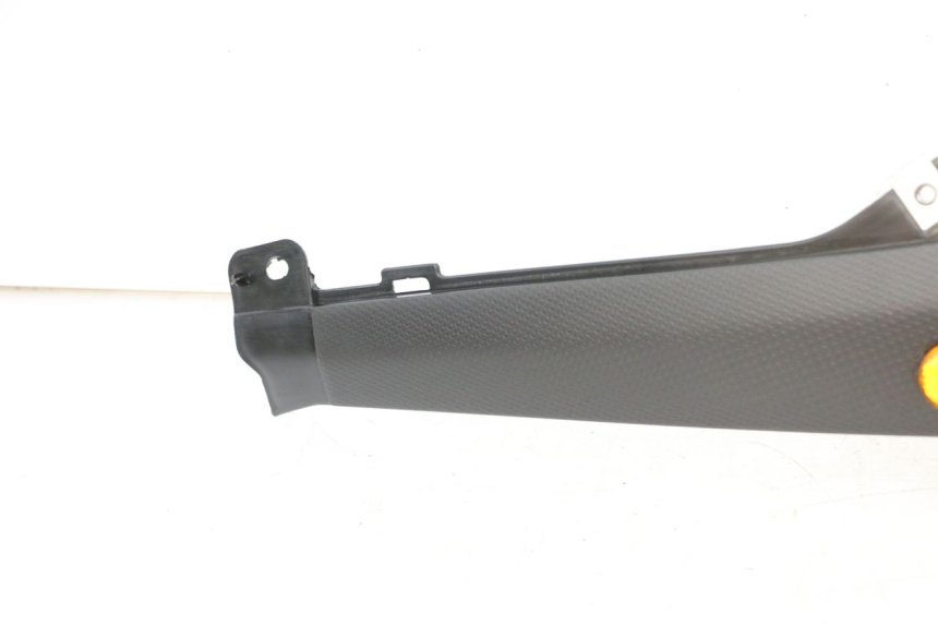 photo de RECHTER ZIJDE ONDERZITPLAATDEKSEL PIAGGIO NRG POWER PUREJET 50 (2018 - 2021) - Bevestigingspunten