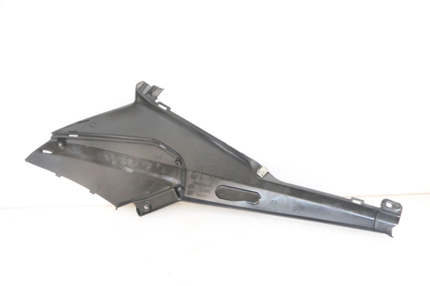 photo de RECHTER ZIJDE ONDERZITPLAATDEKSEL PIAGGIO NRG POWER PUREJET 50 (2018 - 2021) - Detail van het onderdeel