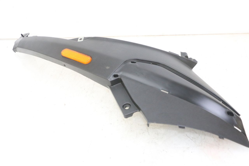 photo de RECHTER ZIJDE ONDERZITPLAATDEKSEL PIAGGIO NRG POWER PUREJET 50 (2018 - 2021) - Technische close-up