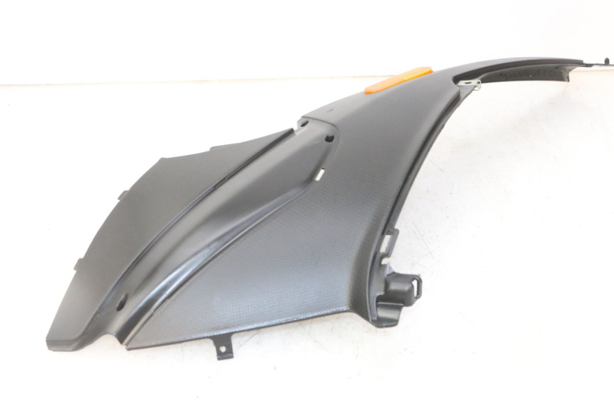 photo de RECHTER ZIJDE ONDERZITPLAATDEKSEL PIAGGIO NRG POWER PUREJET 50 (2018 - 2021) - Overzicht