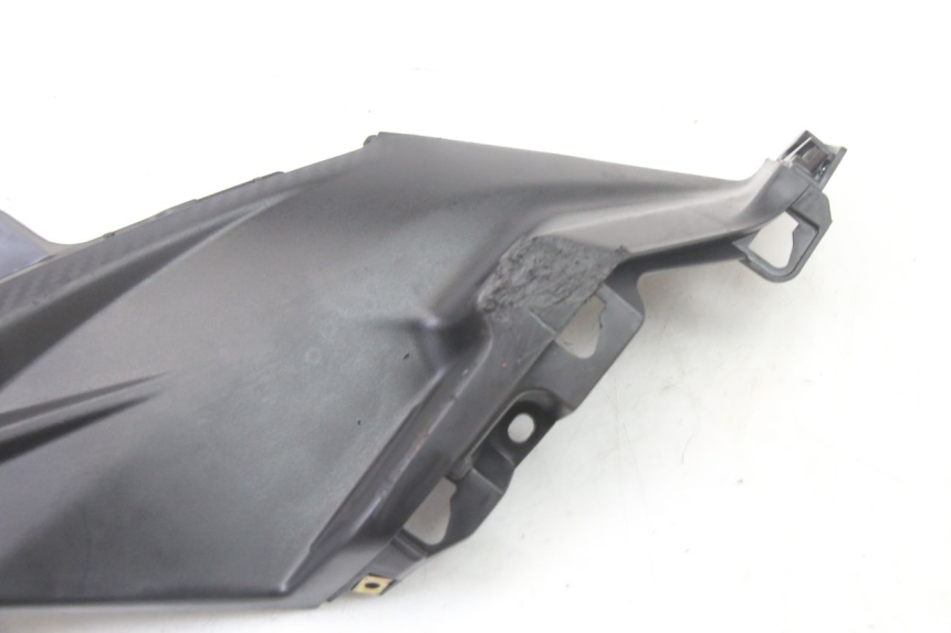 photo de RECHTER ONDERZITKAPJE SYM ORBIT III 3 4T 50 (2021 - 2025) - Zoom op gebruiksstaat